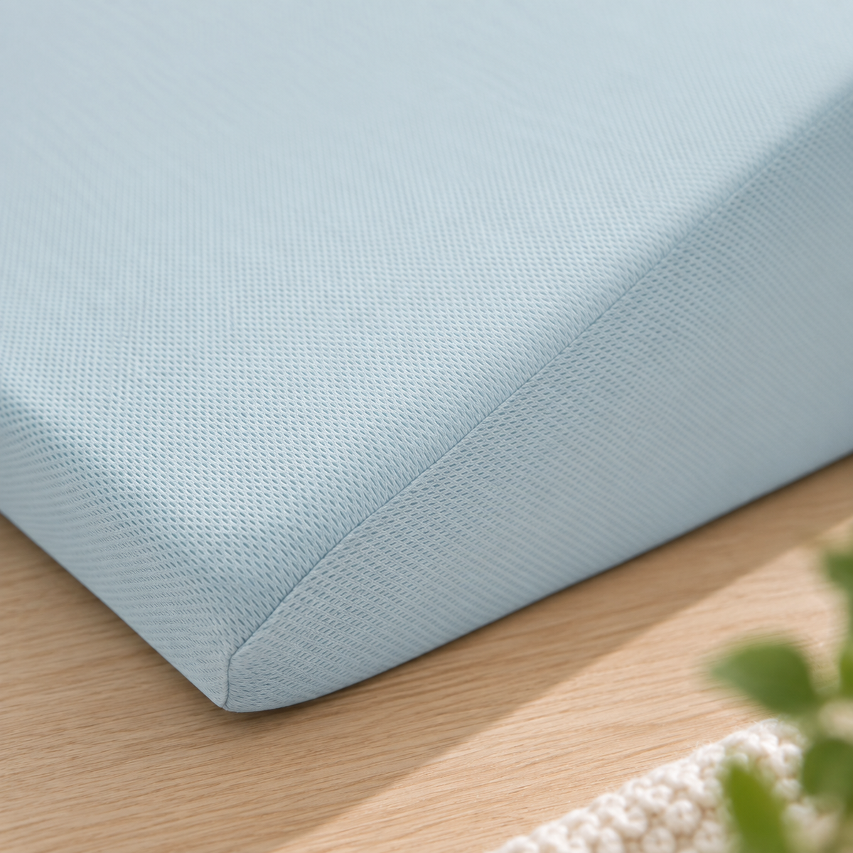 Adjustable Cooling Wedge Pillow